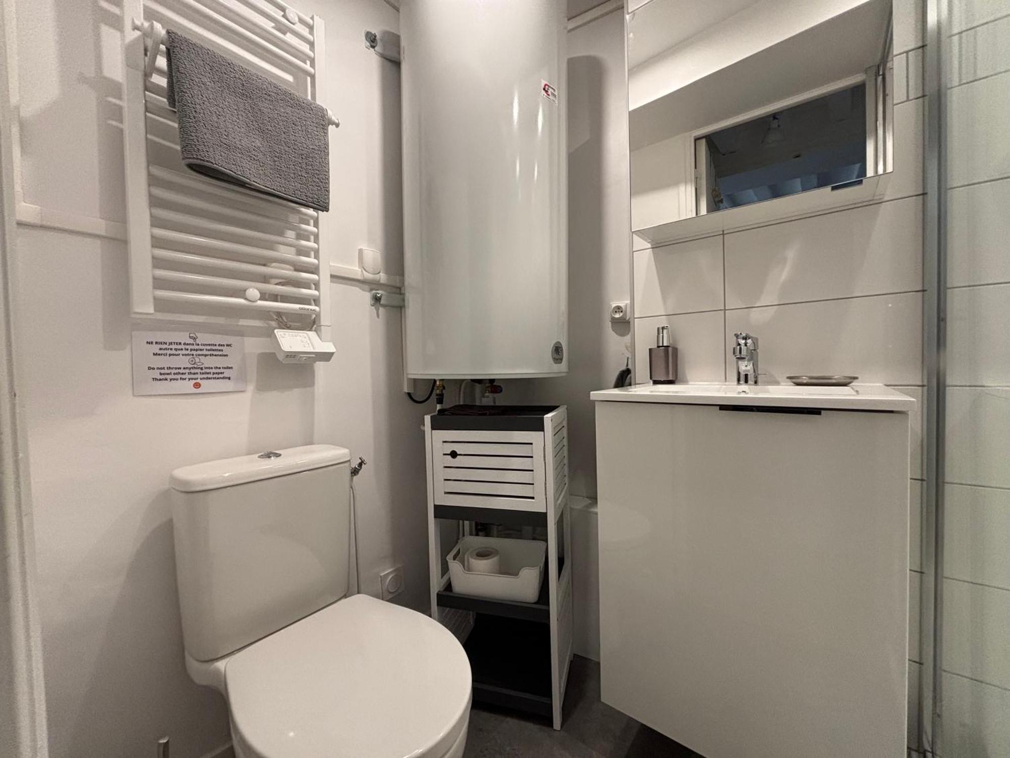 Les Remparts Apt Spacieux 1 Er Etage Renove Joliment Decore Bien Equipe Plein Centre Bayeux Proche Plages Du Debarquement Parking Gratuit A Proximite Bagian luar foto