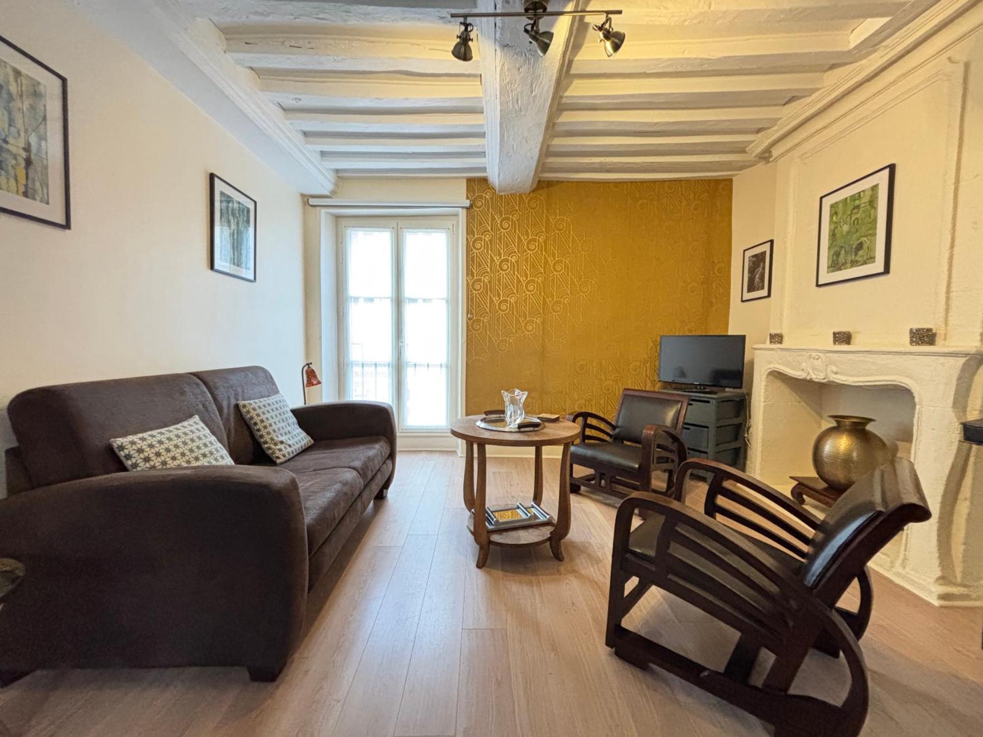 Les Remparts Apt Spacieux 1 Er Etage Renove Joliment Decore Bien Equipe Plein Centre Bayeux Proche Plages Du Debarquement Parking Gratuit A Proximite Bagian luar foto