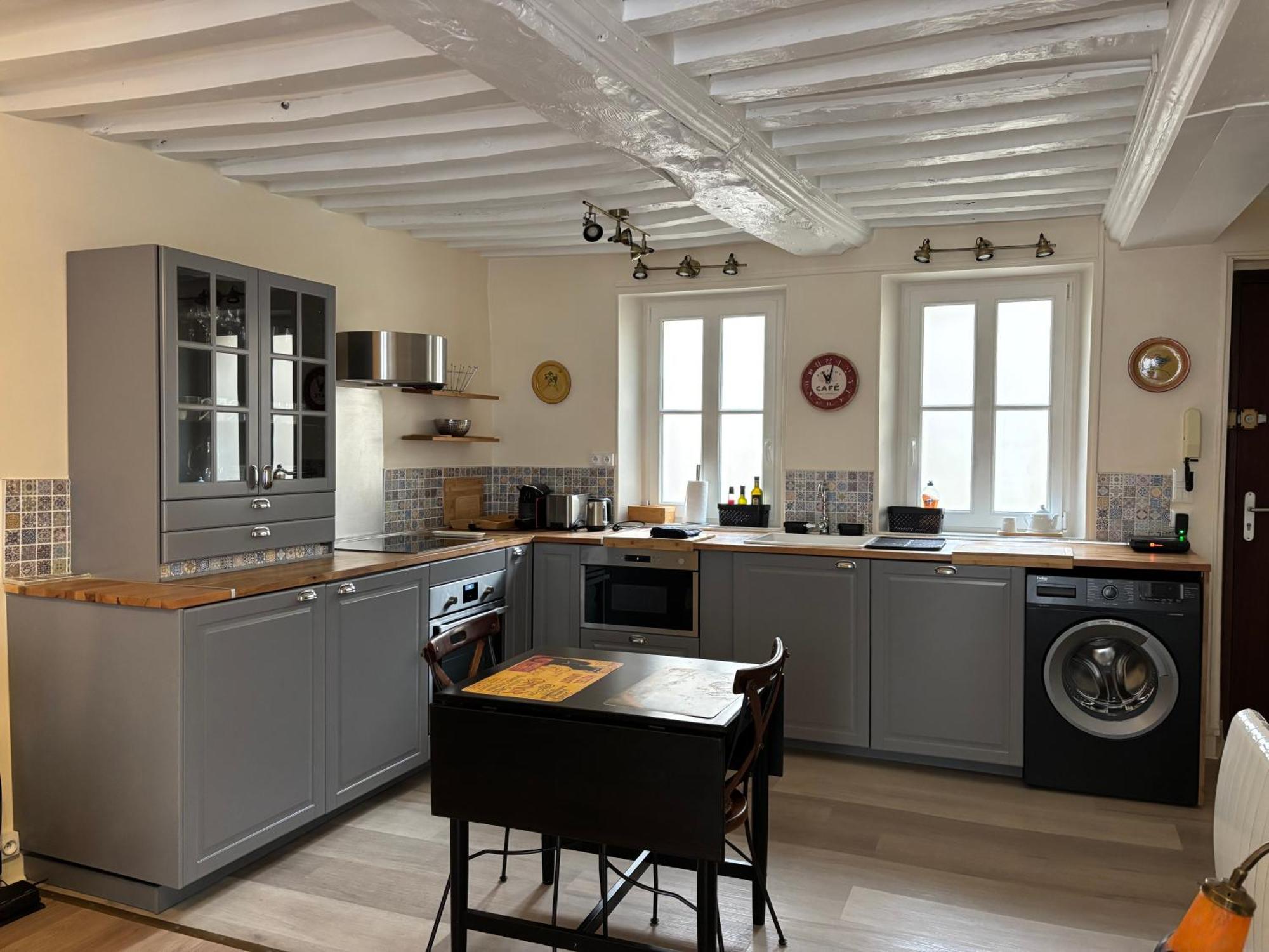 Les Remparts Apt Spacieux 1 Er Etage Renove Joliment Decore Bien Equipe Plein Centre Bayeux Proche Plages Du Debarquement Parking Gratuit A Proximite Bagian luar foto