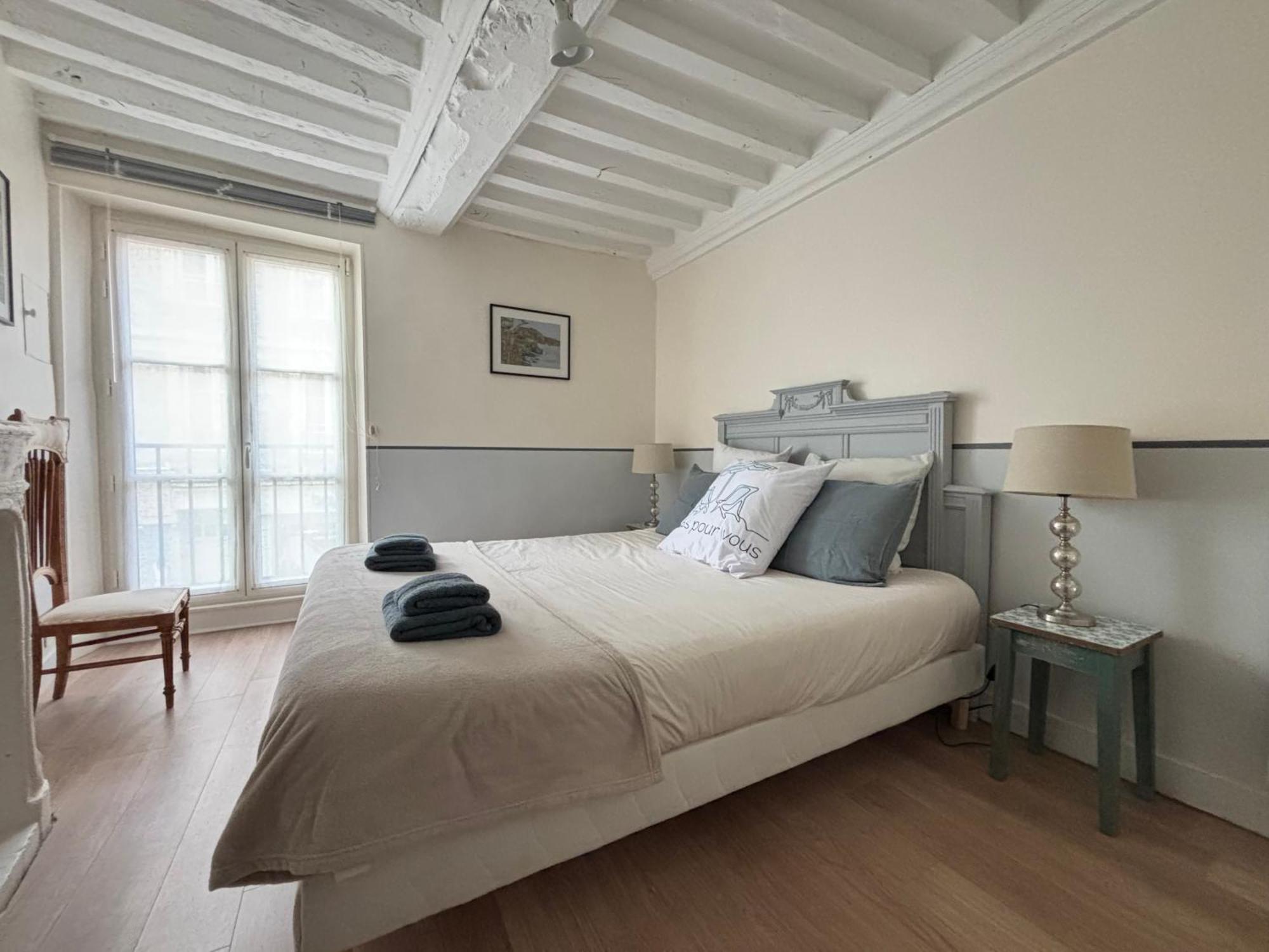 Les Remparts Apt Spacieux 1 Er Etage Renove Joliment Decore Bien Equipe Plein Centre Bayeux Proche Plages Du Debarquement Parking Gratuit A Proximite Bagian luar foto